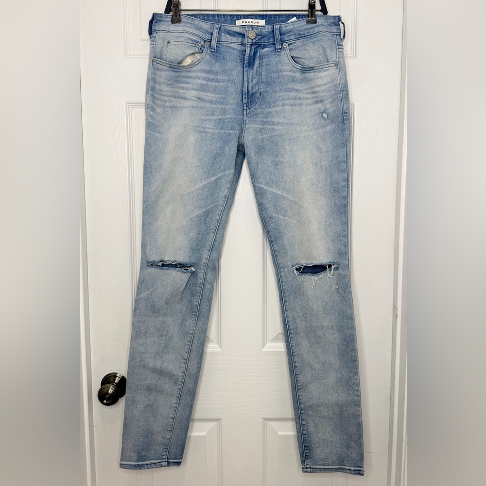Pacsun Light Blue Distressed Jeans size 32x32 stacked skinny